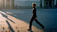 Lidé, kteří chodí rychle, mají těchto 6 charakteristických rysů