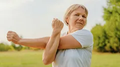 Jak si udržet pevné kosti po 40. roce života: jednoduché, vědecky ověřené metody.